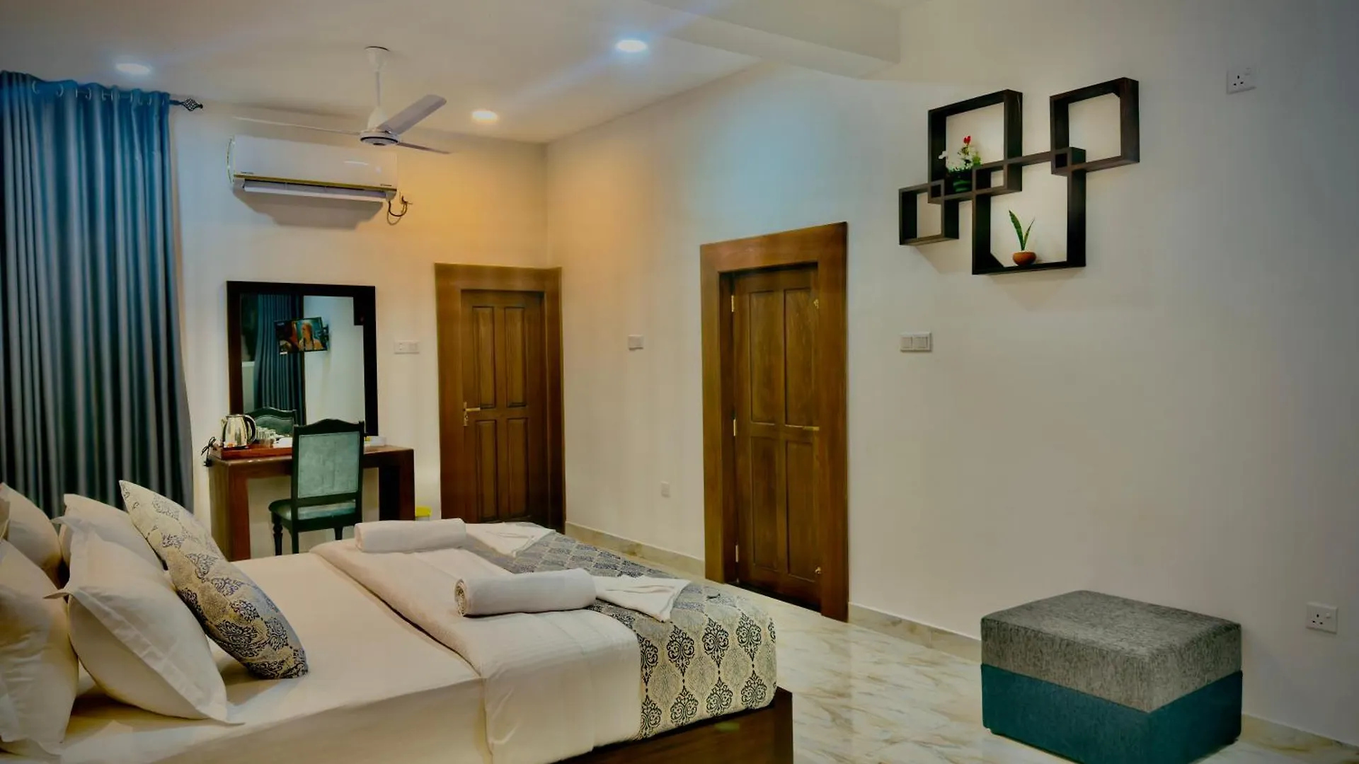 Aloe Transit Hotel Katunayake 0*,  Sri Lanka