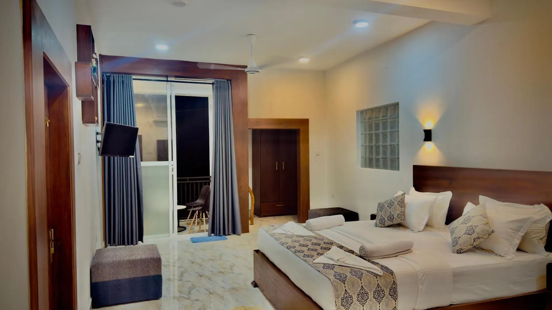 Aloe Transit Hotel Katunayake