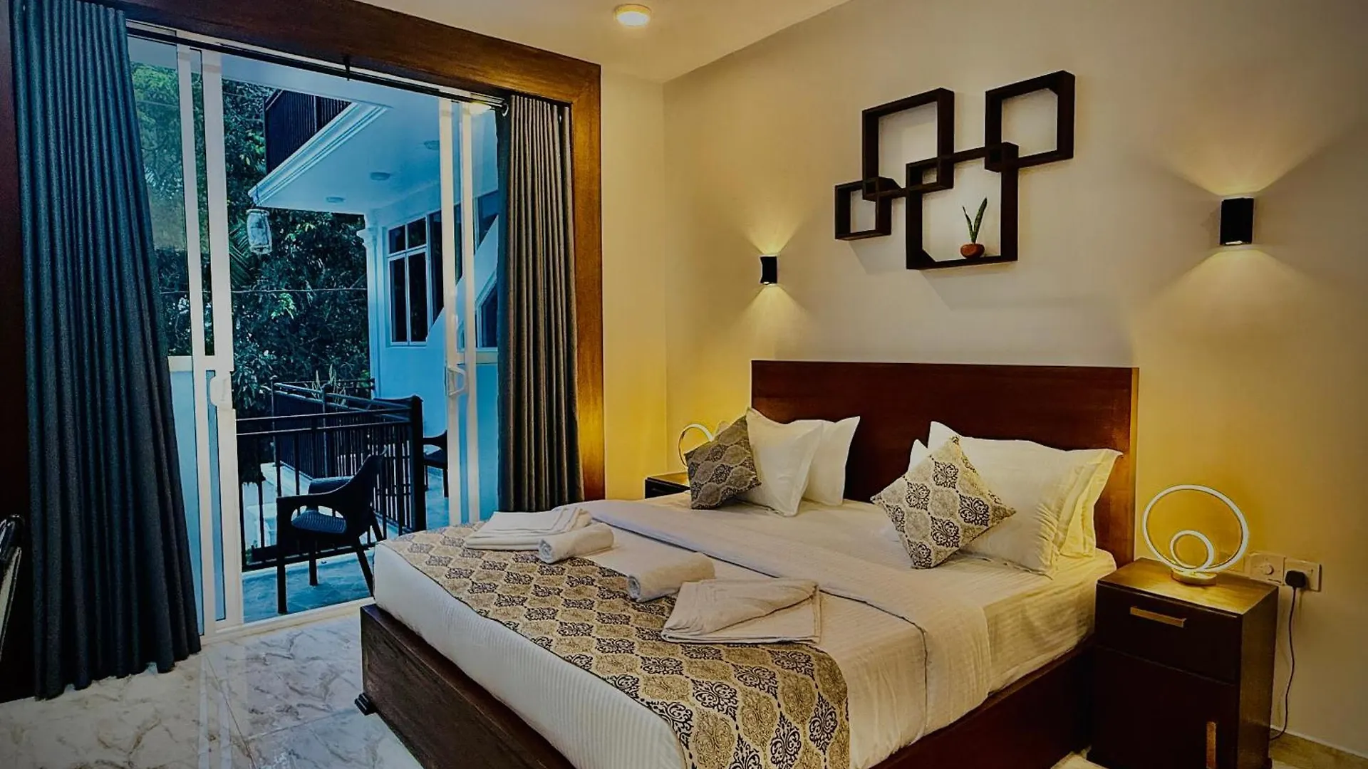 Aloe Transit Hotel Katunayake